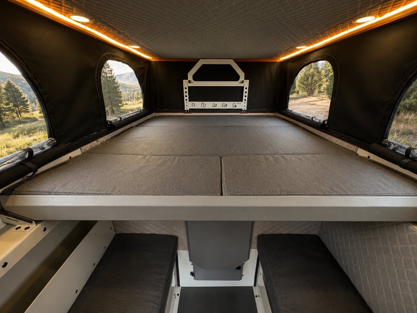 Grand couchage déployé dans la X PLORER