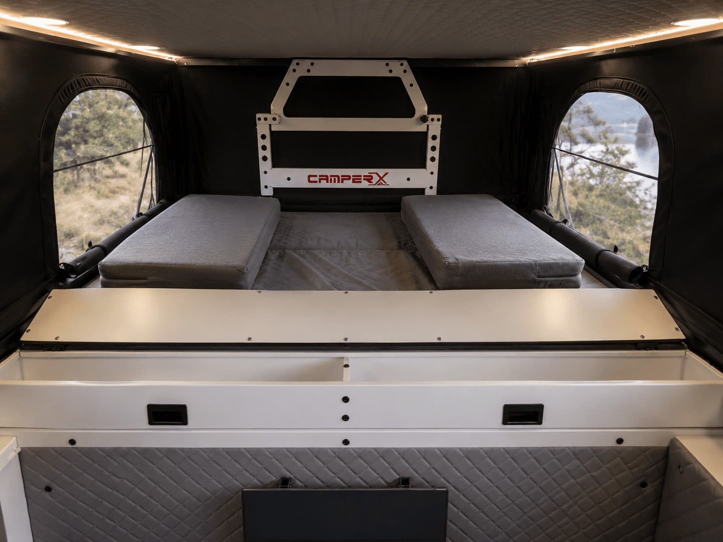 Aménagement intérieur d’une cellule pick-up CAMPER-X