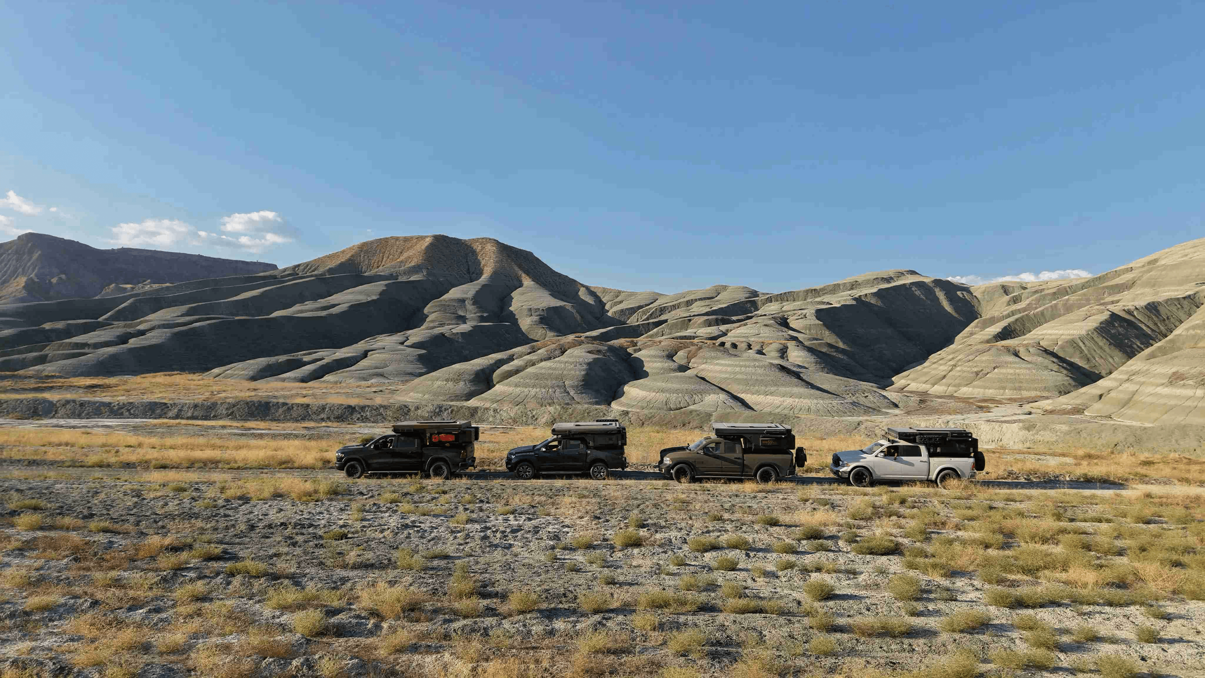 Pick-up équipé d’une cellule CAMPER-X en voyage